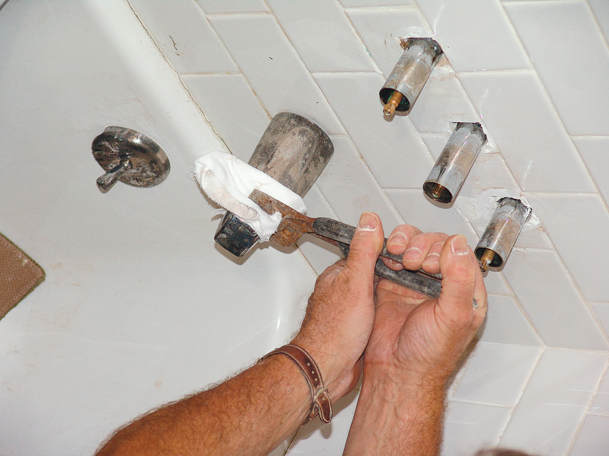plumbing - Can you leave hot & cold water mixer open and control