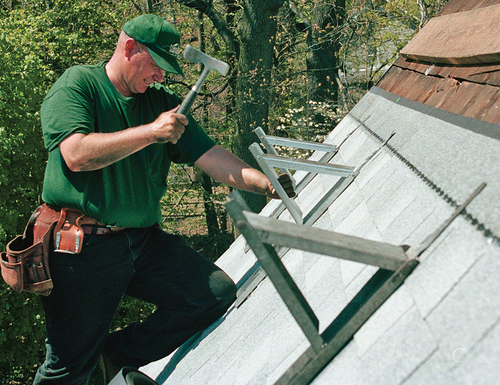 Slater’s roof jacks are extrawide. This allows them to hold up to a 2x12 plank rather than a 2x10 typical of other roof brackets ($33 each at www.slate roofcentral.com). 