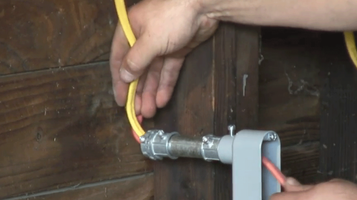 How to Run Electrical Wire Through Walls