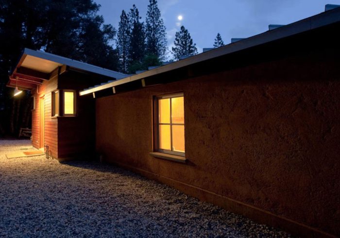Off-The-Grid Straw Bale Getaway - Fine Homebuilding