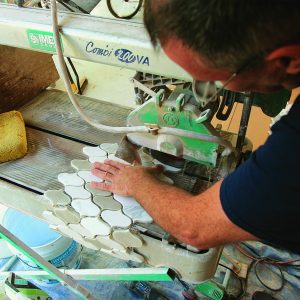 cutting mosaic tile