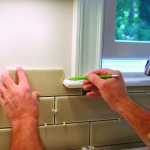 installing kitchen backsplash