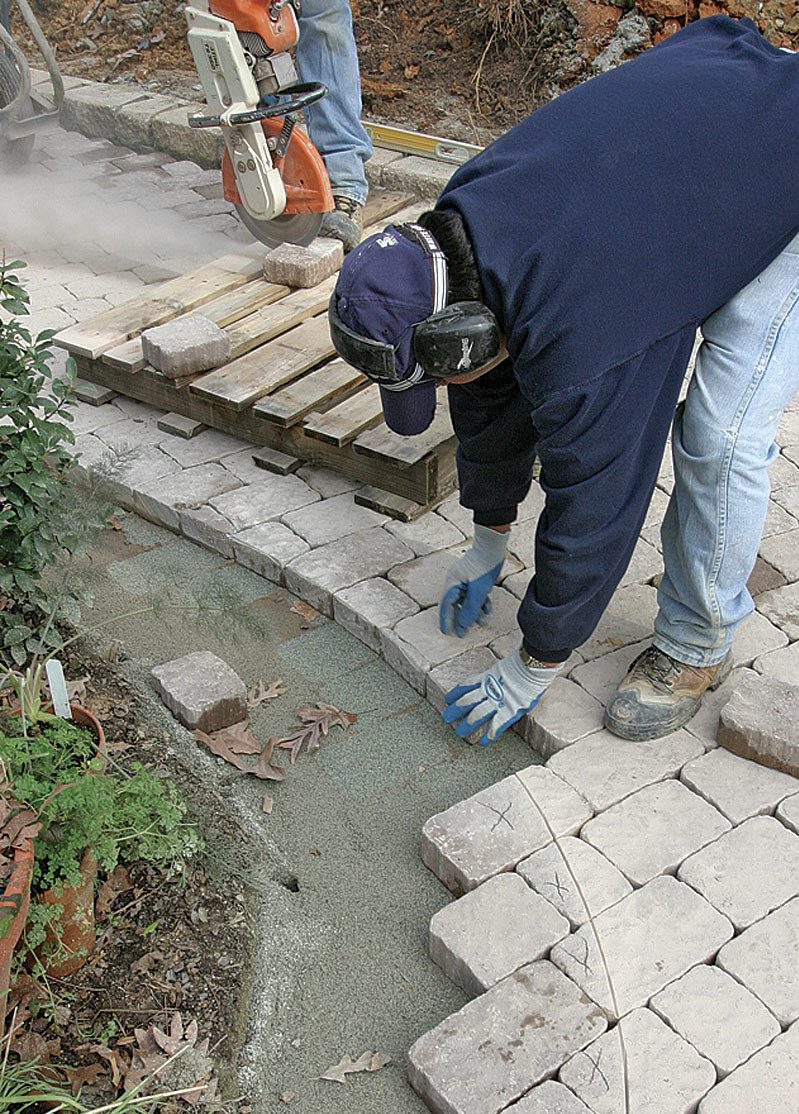cutting curve in patio pavers