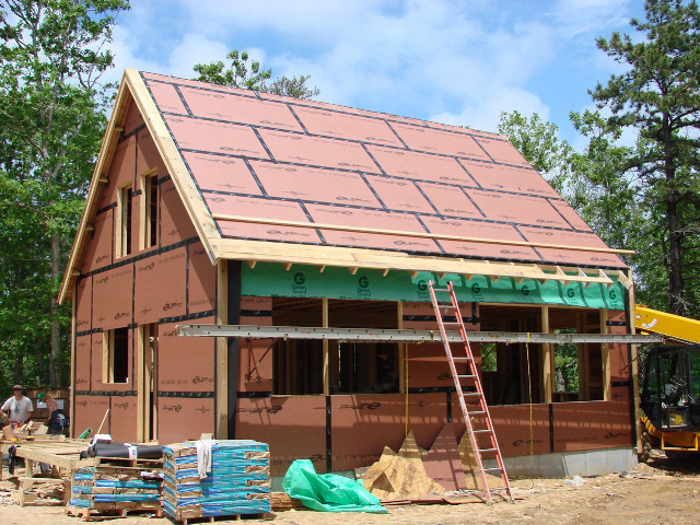 Drying in a Roof with ZIP System: Roof-To-Wall Transitions and Corners -  Fine Homebuilding