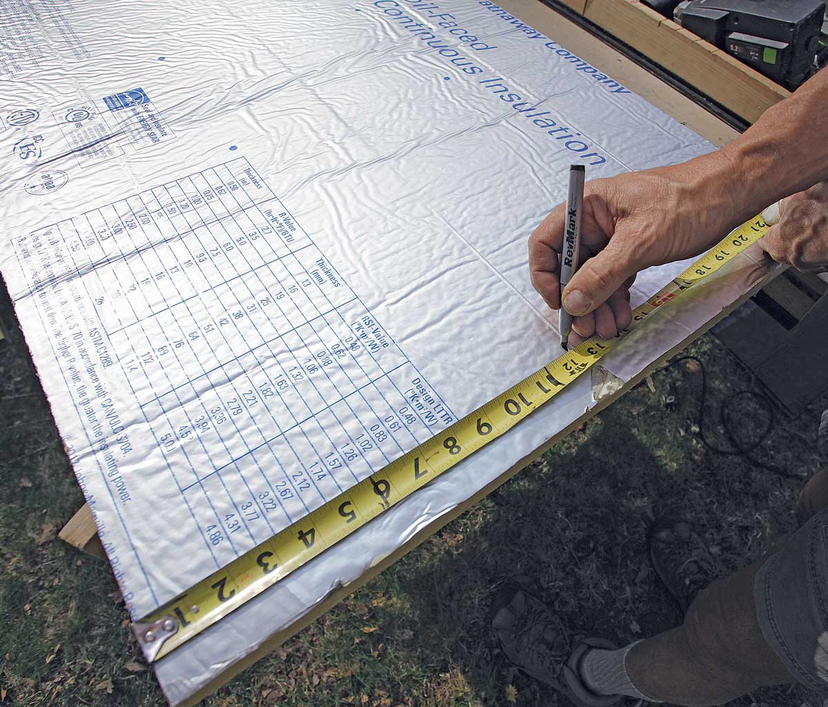 Measure each rafter bay at the bottom and 4 ft. up, take the lesser of the two measurements—as long as they’re less than 1⁄4 in. different—and write it on the fascia or top plate.