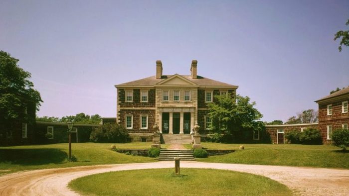 the mansion shown from the front yard