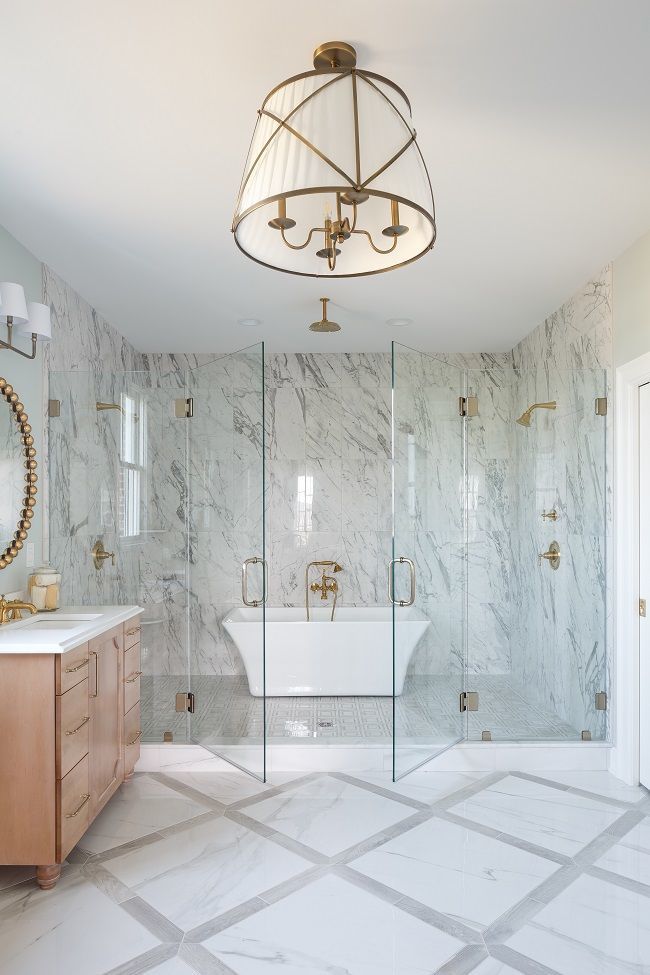 A Master Suite With a Luxurious Bath