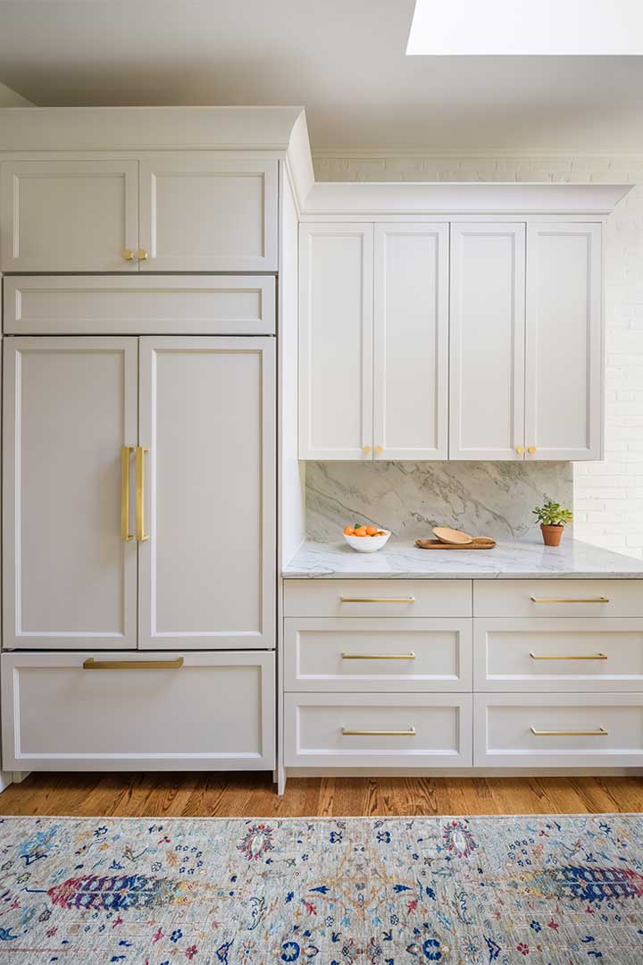 white cabinets 