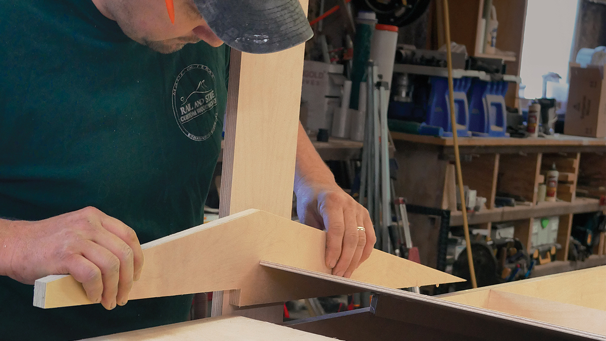 How to Build a Shopmade Planer Table - Fine Homebuilding