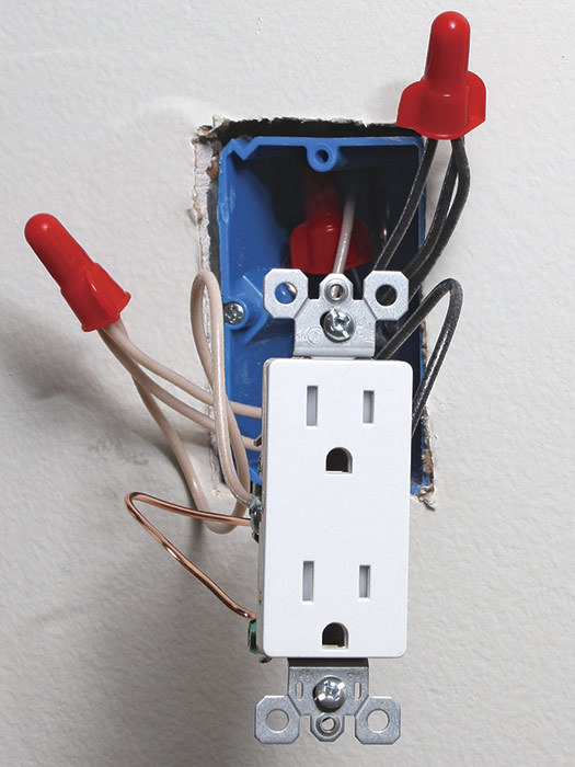 The preferred way to wire a mid-circuit receptacle