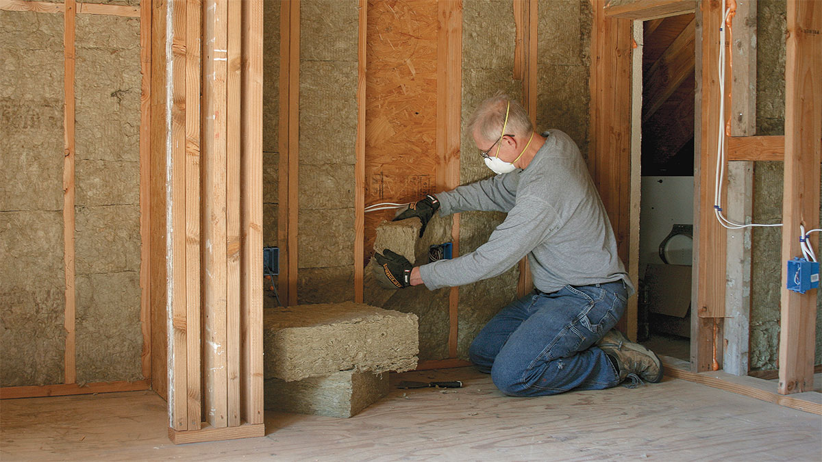 Buyer's Guide to Insulation: Spray Foam - Fine Homebuilding
