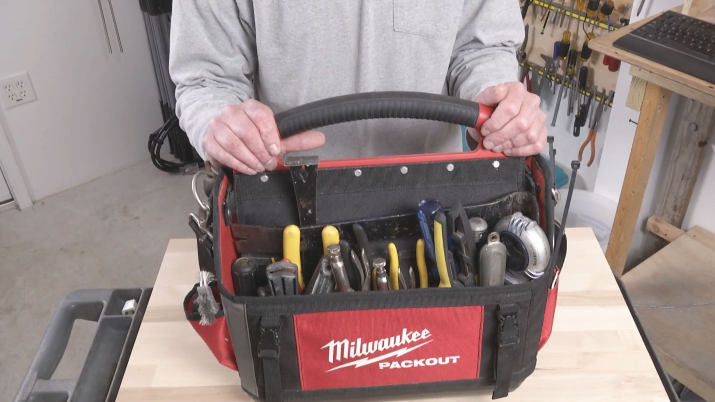 Patrick shows whta tools are in his kit