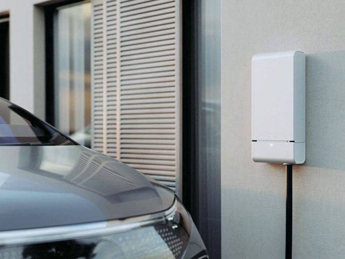 Charging box against the wall of a house