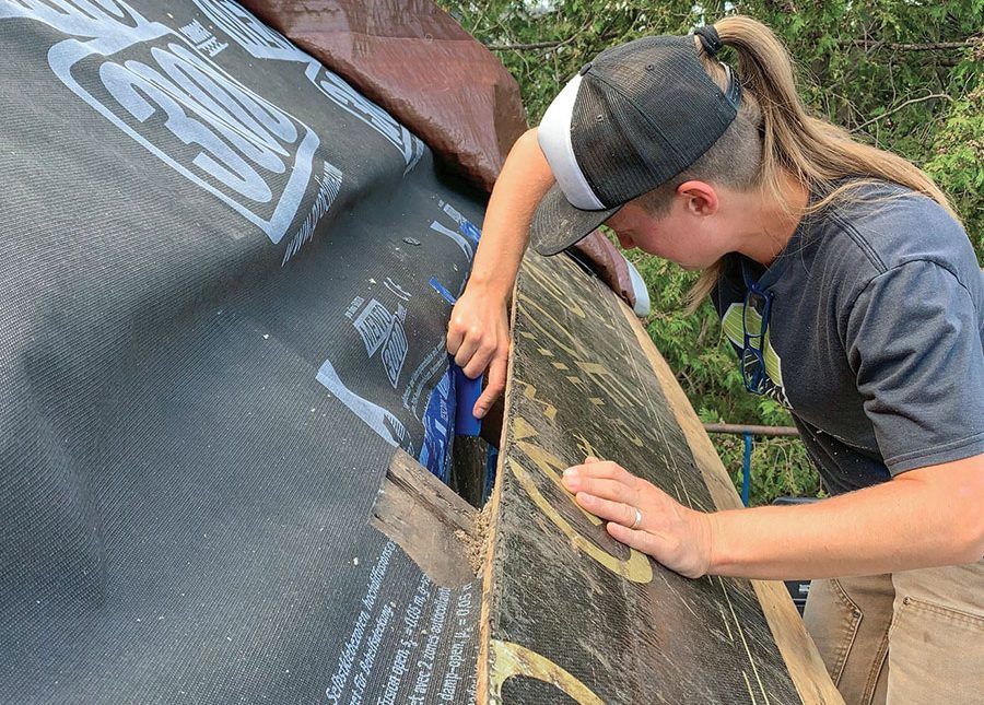 The Solitex Mento 3000 membrane transitions from roof to wall