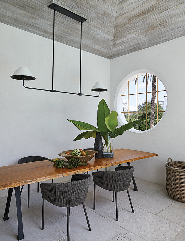 A Sandcastle-Inspired Beach Home by Architect Jeffrey Dungan - Fine ...